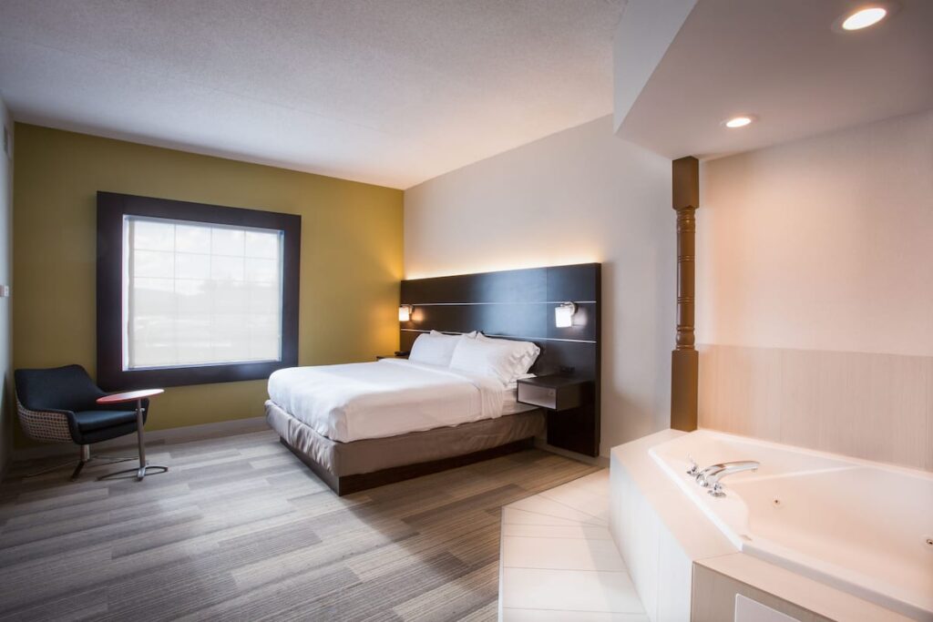 Holiday Inn Express & Suites Reading by IHG - Image 4