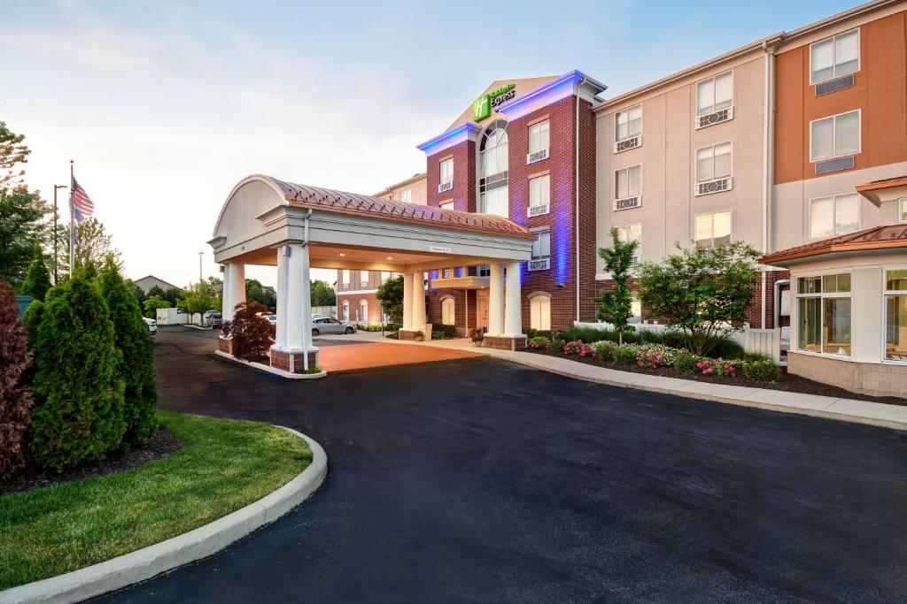 Holiday Inn Express & Suites Schererville by IHG - Image 2