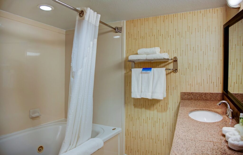 Holiday Inn Express Suites South – Tyler by IHG - Image 2