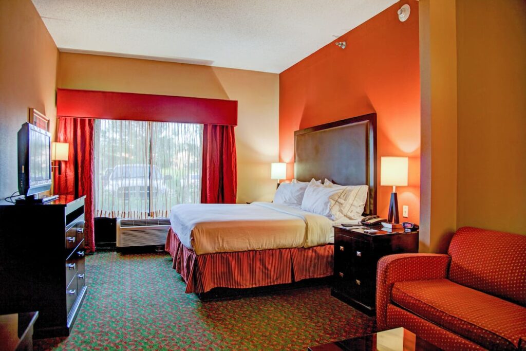 Holiday Inn Express Suites South – Tyler by IHG - Image 3