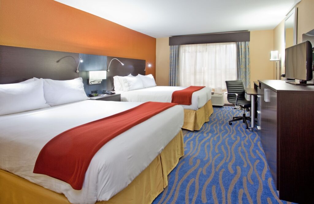 Holiday Inn Express & Suites St Louis Airport by IHG - Image 3