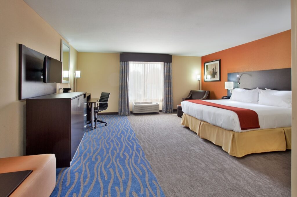 Holiday Inn Express & Suites St Louis Airport by IHG - Image 4