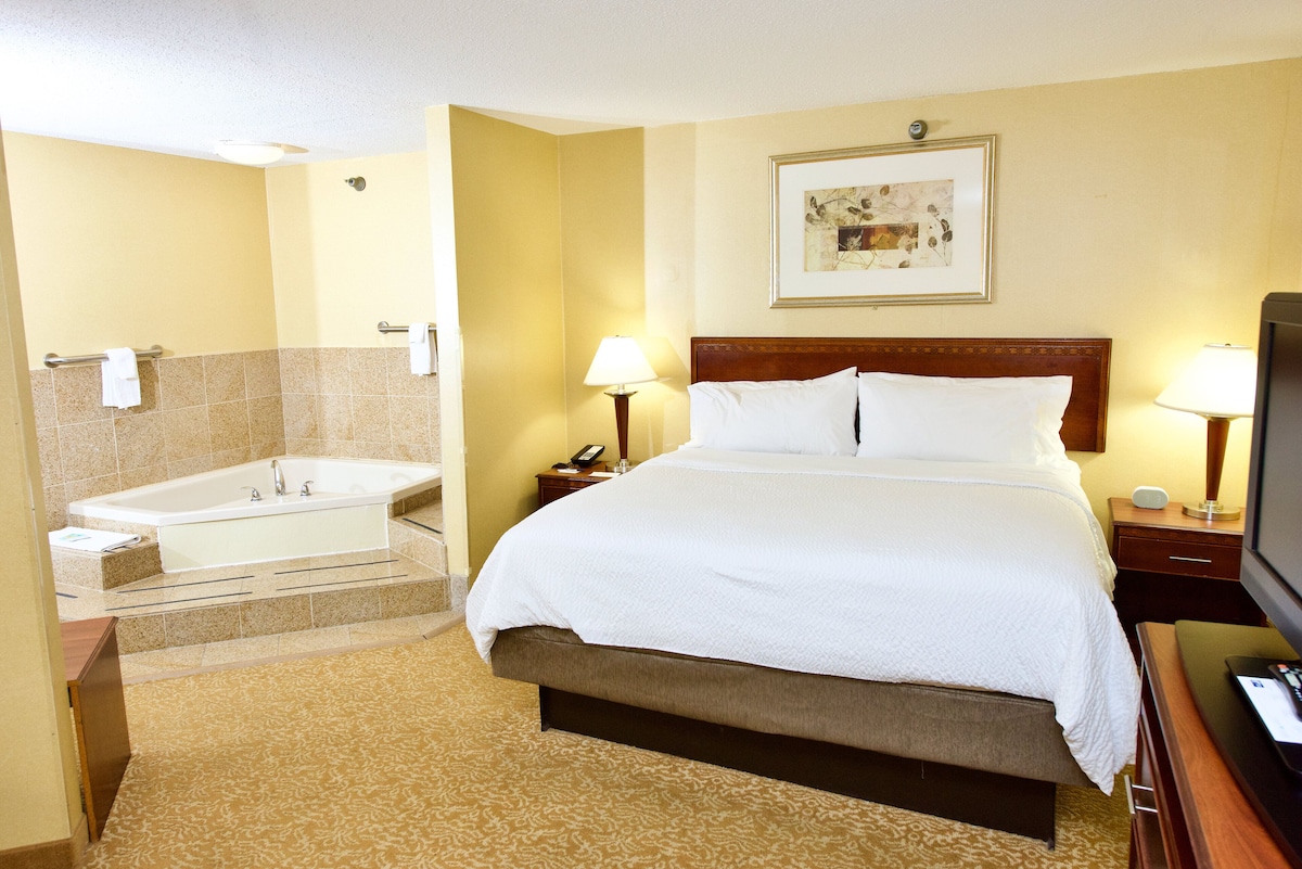 Holiday Inn Express Suites St. Louis West Fenton by IHG