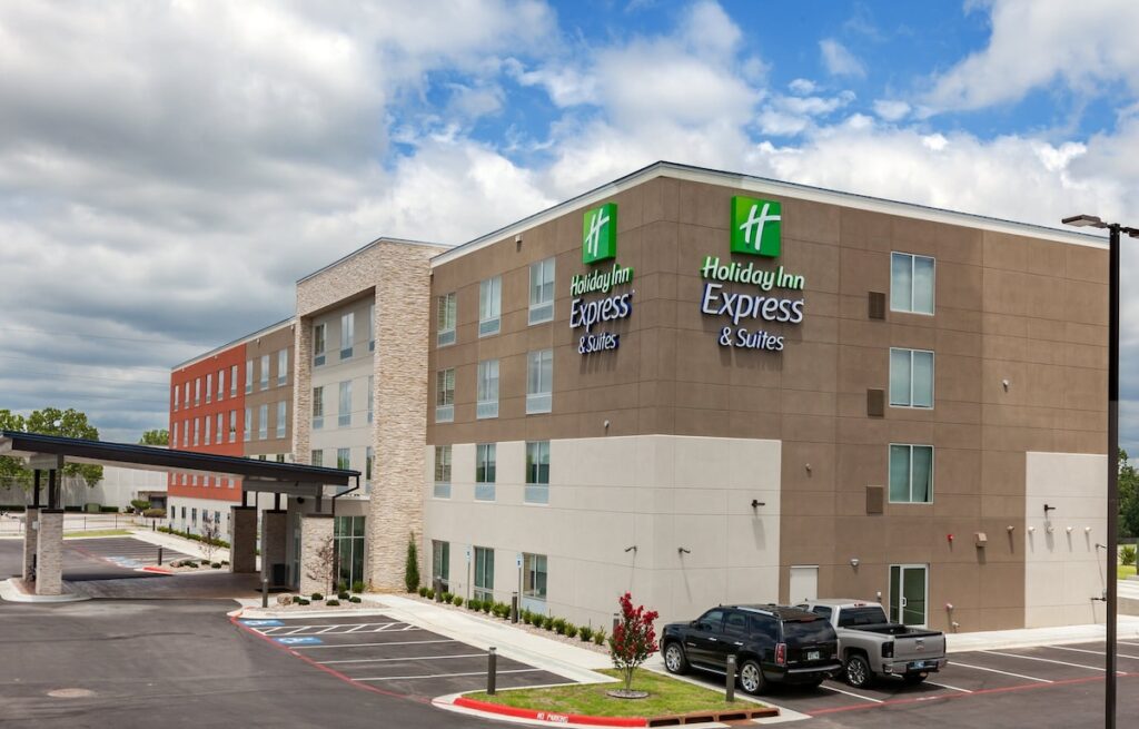 Holiday Inn Express & Suites Tulsa South – Woodland Hills by IHG - Image 5