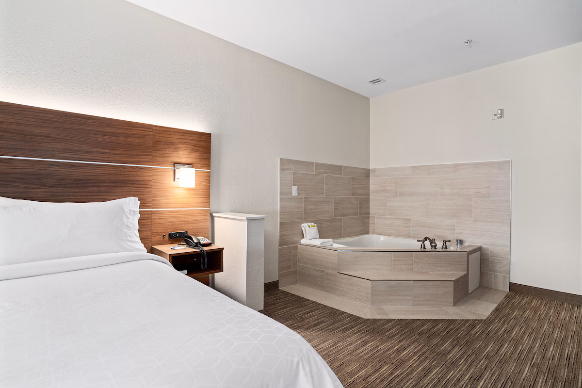 Holiday Inn Express Suites Van Buren-Ft Smith Area by IHG