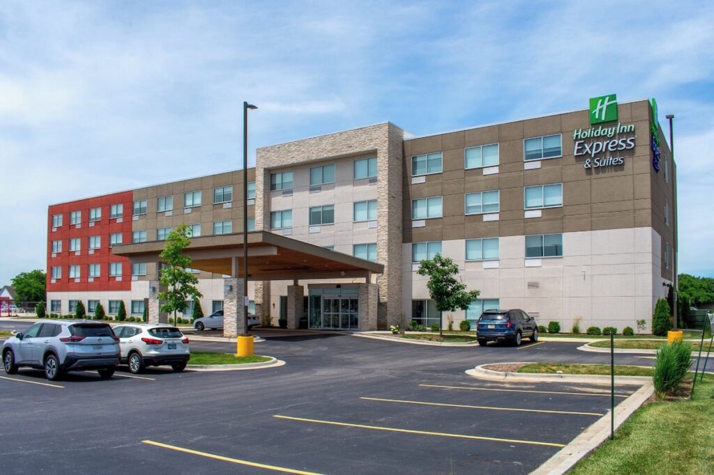 Holiday Inn Express & Suites Yorkville by IHG - Image 3