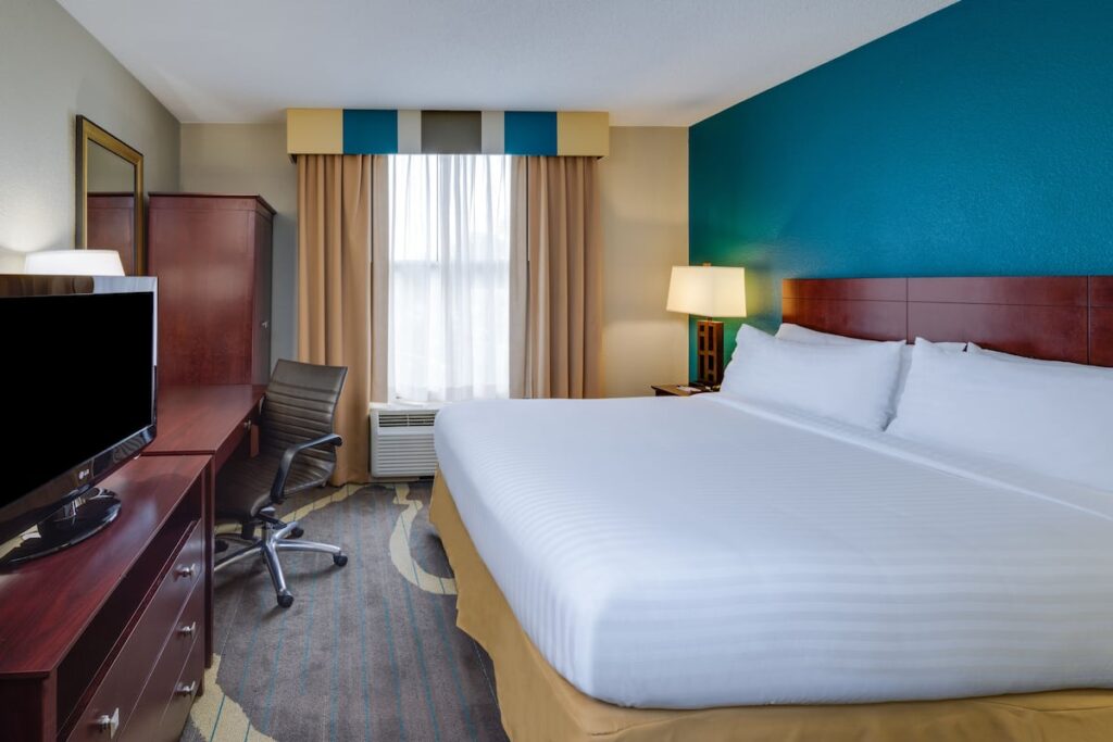 Holiday Inn Express Washington DC East – Andrews AFB by IHG - Image 4