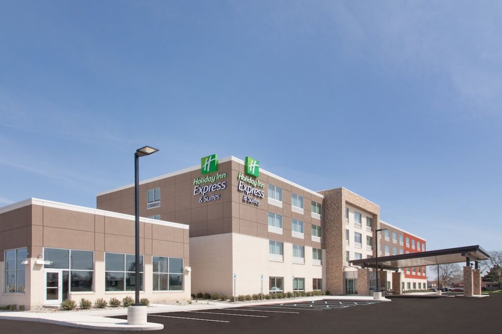 Holiday Inn Express and Suites Detroit/Sterling Heights by IHG - Image 5
