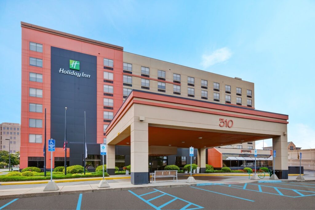 Holiday Inn Grand Rapids Downtown by IHG - Image 4