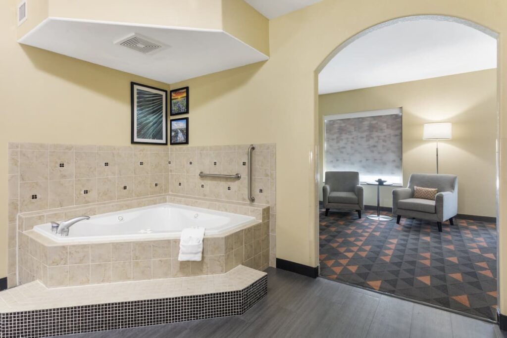 Holiday Inn Hotel & Suites Waco Northwest by IHG - Image 2