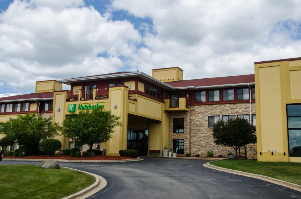Holiday Inn Pewaukee – Milwaukee West by IHG - Image 2