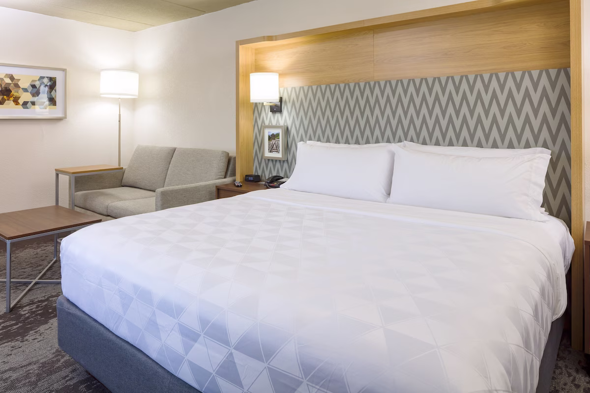 Holiday Inn Salem – I-93 at Exit 2 by IHG - Image 3