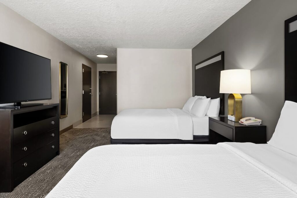 Holiday Inn & Suites Albuquerque Airport by IHG - Image 4