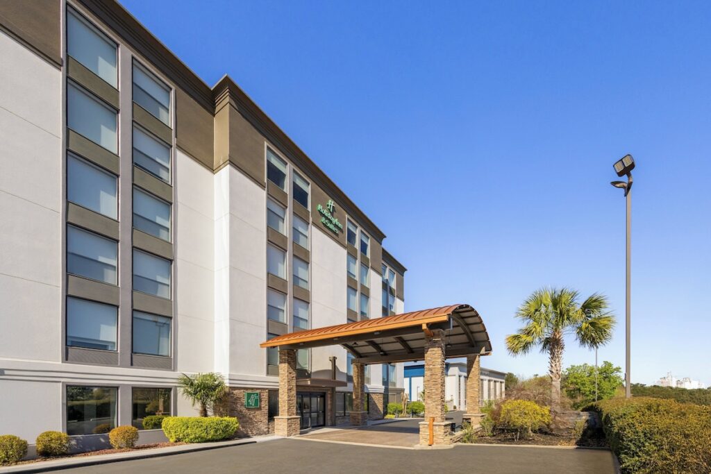 Holiday Inn & Suites Columbia NE – Ft Jackson Area by IHG - Image 2