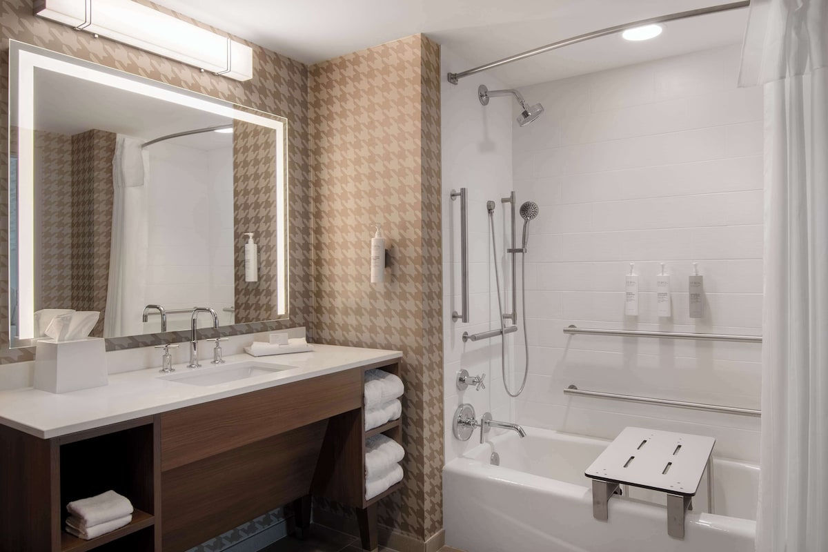 Home2 Suites By Hilton Jacksonville Downtown 1