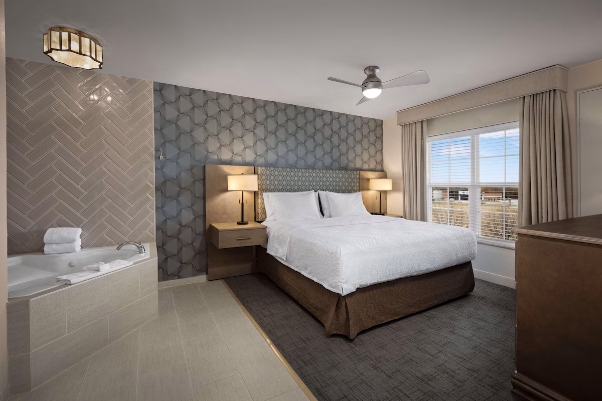 Homewood Suites by Hilton at The Waterfront - Image 1