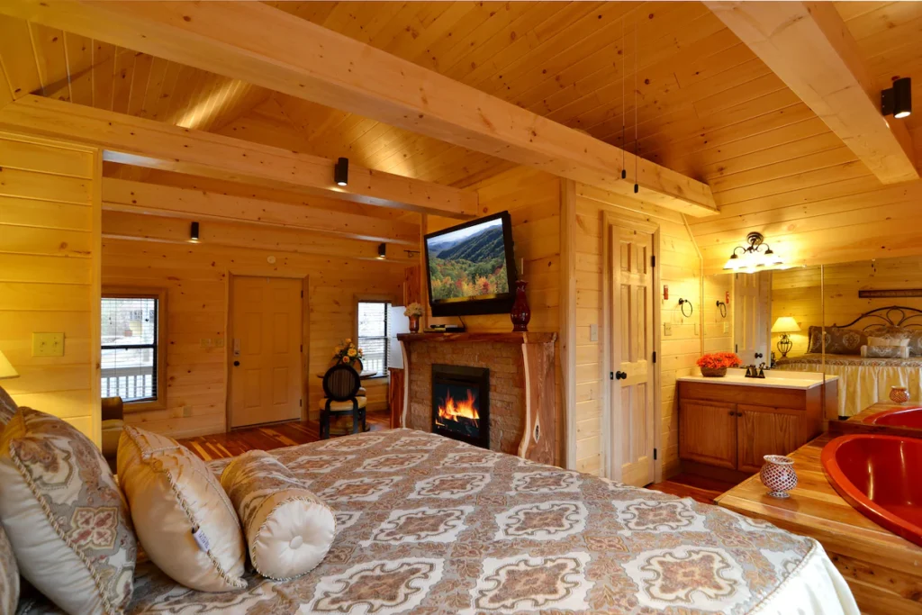 Honeymoon Hills Gatlinburg Cabin Rentals - Image 4