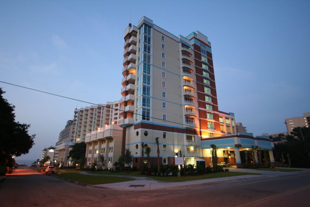 Horizon at 77th - Image 2