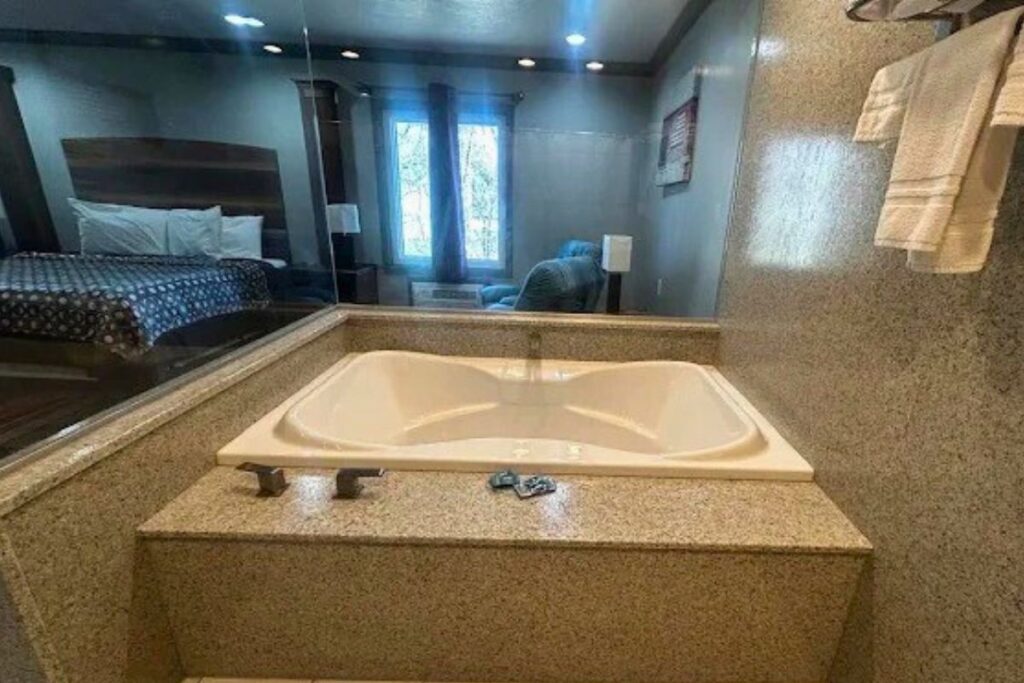 Hotel Arthur by OYO Glenwood Hwy 34