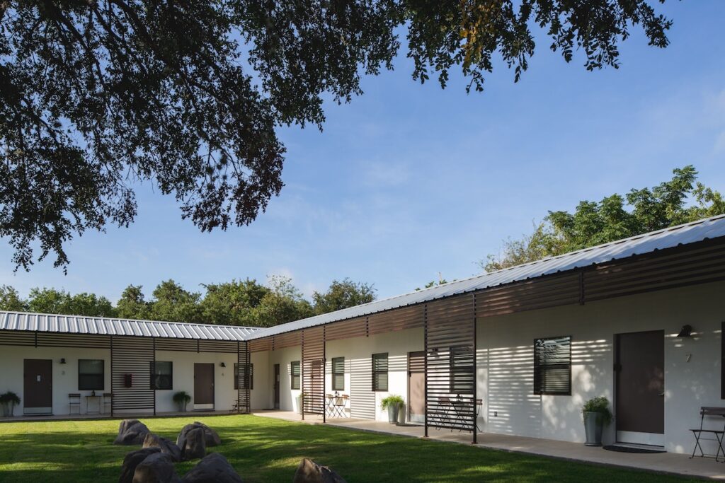 Hotel Flora & Fauna - Image 5