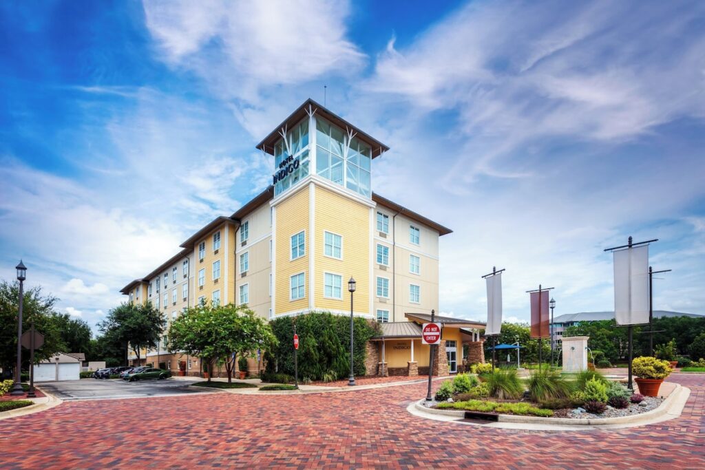 Hotel Indigo Jacksonville-Deerwood Park by IHG - Image 2