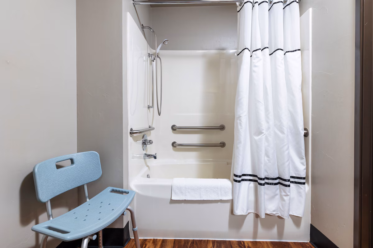 Hotel J Green Bay - Image 1