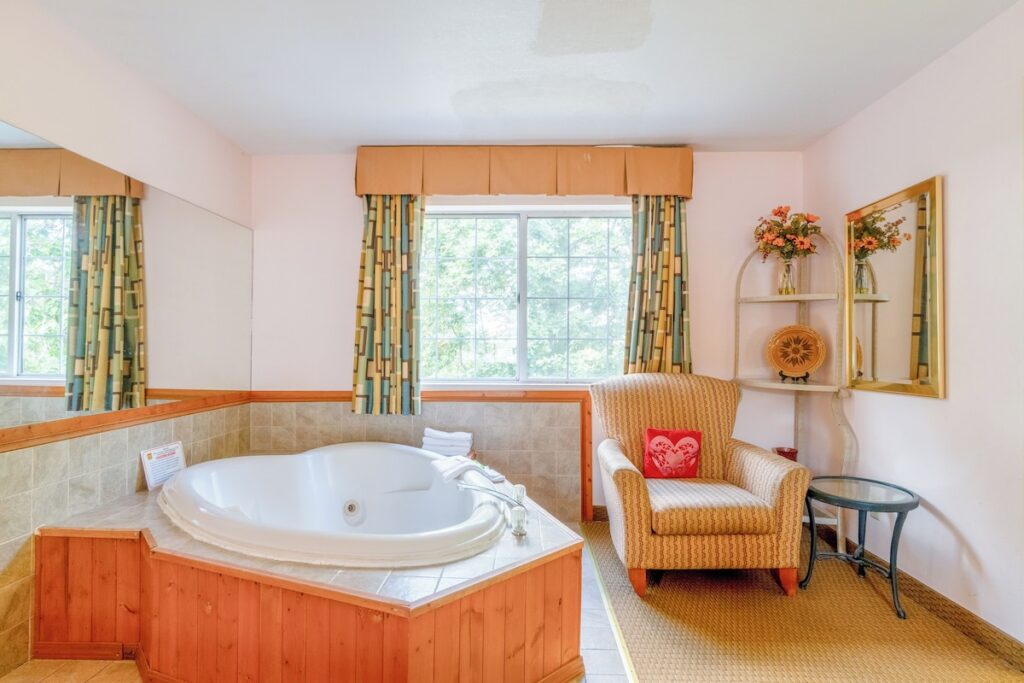 Hotel O Eureka Springs – Christ Of Ozark Area - Image 2