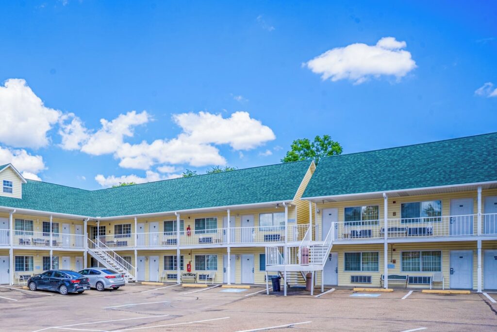 Hotel O Eureka Springs – Christ Of Ozark Area - Image 4