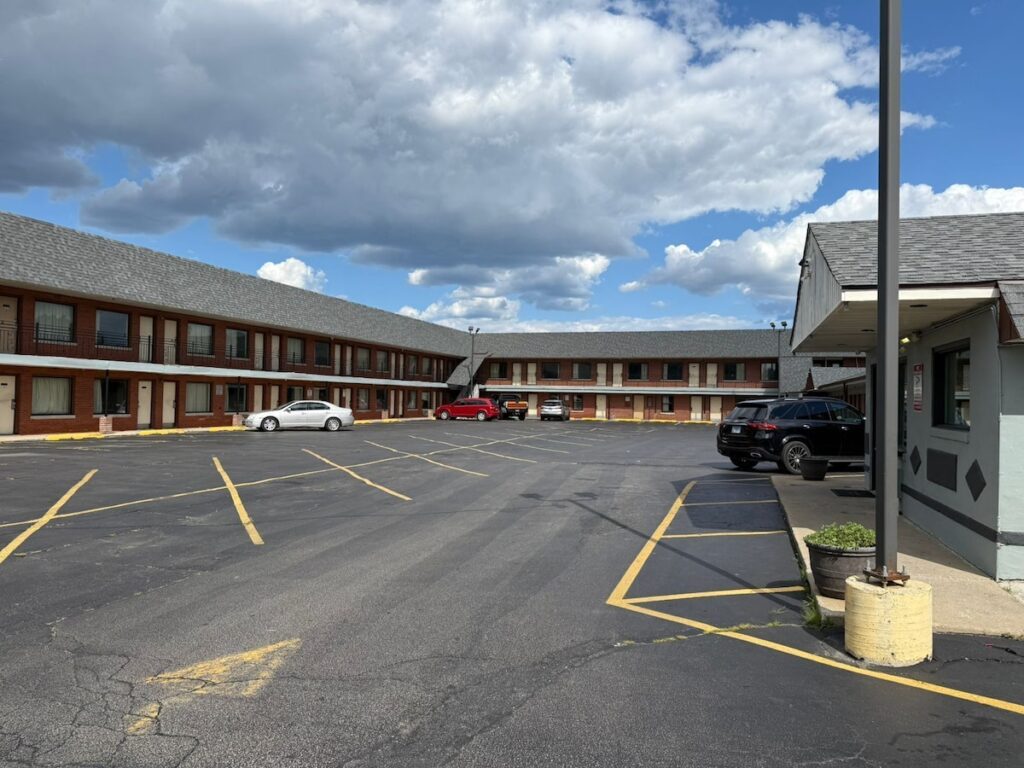 Hotel O Miami Inn & Suites Chicago Midway Airport - Image 2