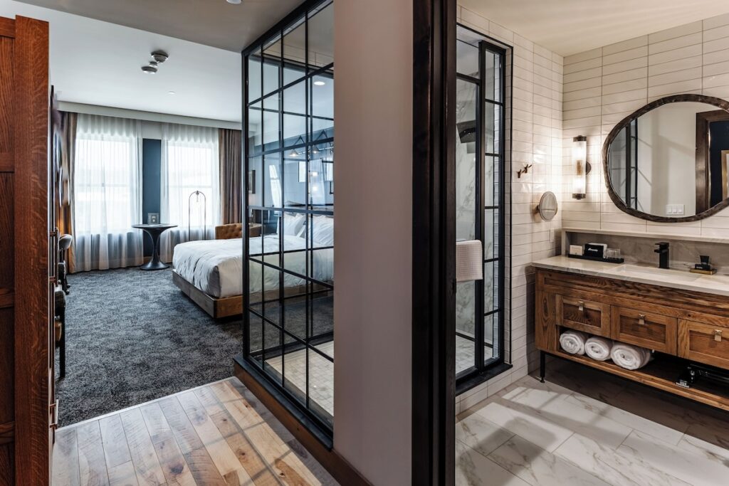 Hotel Renegade - Image 4