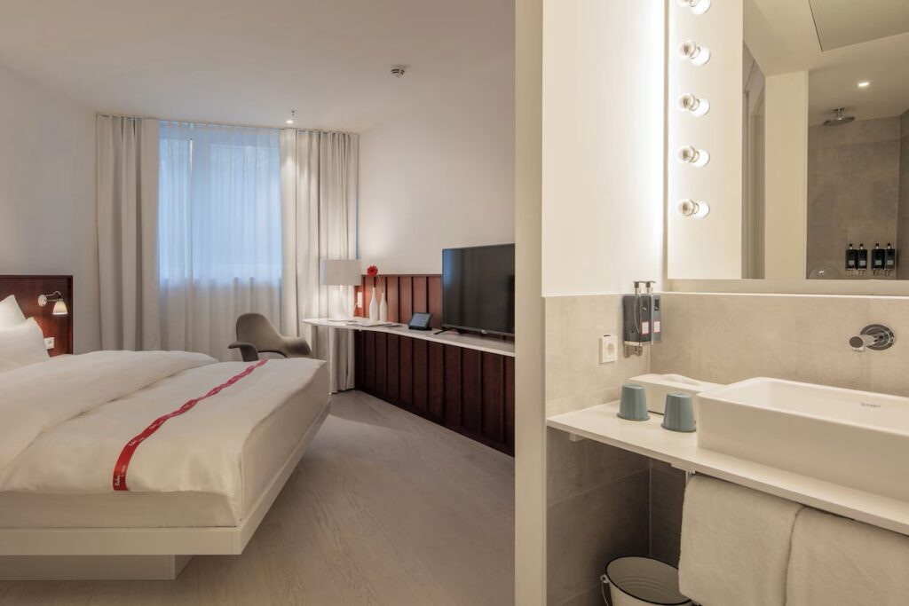 Hotel Ruby Marie - Image 3