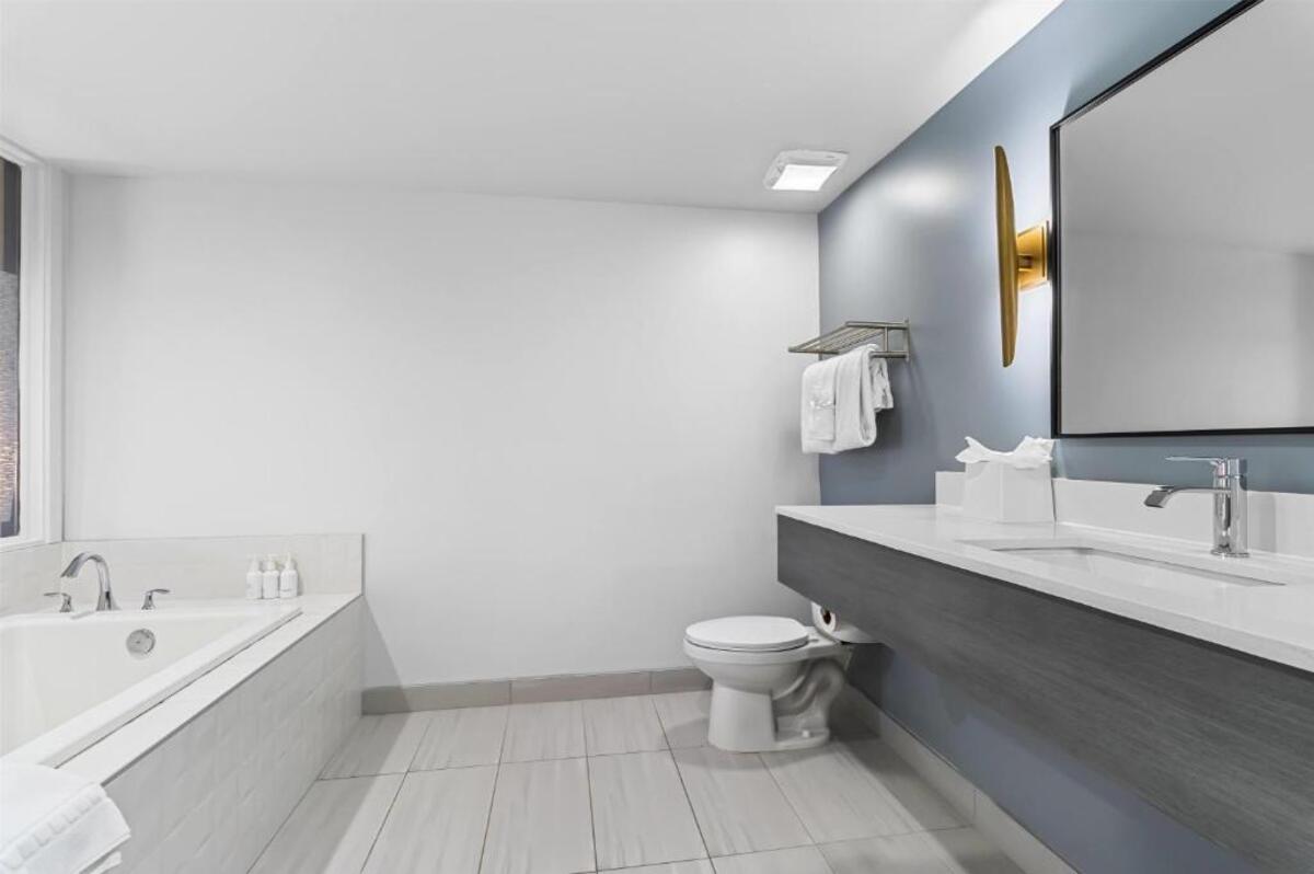 Hourglass Hotel Trademark Collection by Wyndham. 2