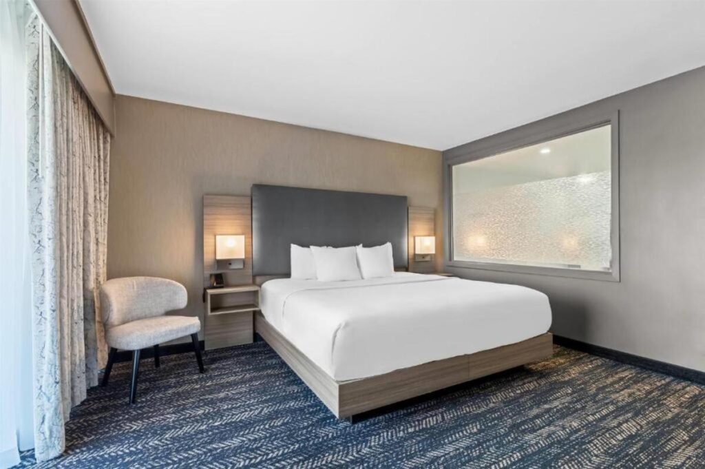 Hourglass Hotel, Trademark Collection by Wyndham - Image 3