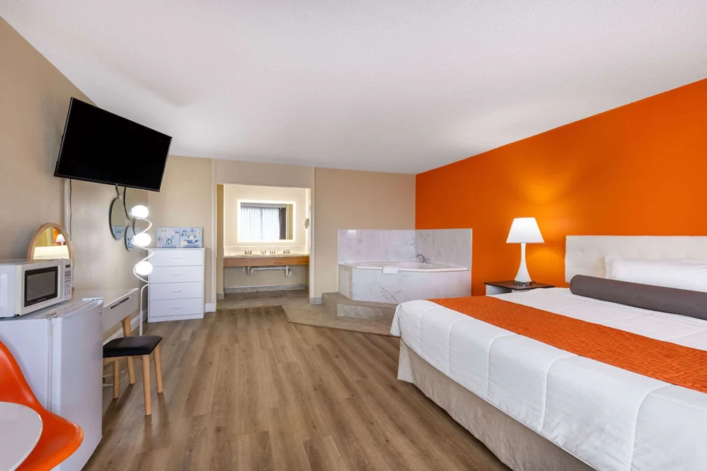 Howard Johnson Hotel & Conference Center by Wyndham Salem - Image 3