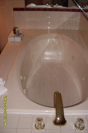 Howard Johnson by Wyndham Colorado Springs - Image 2