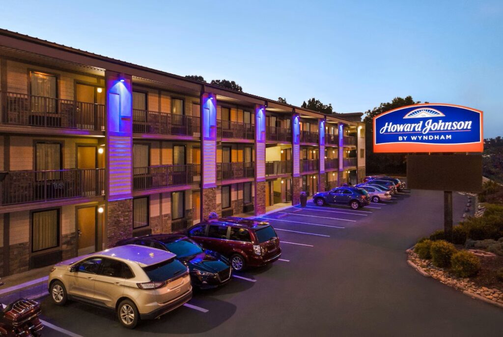Howard Johnson by Wyndham Pigeon Forge - Image 3