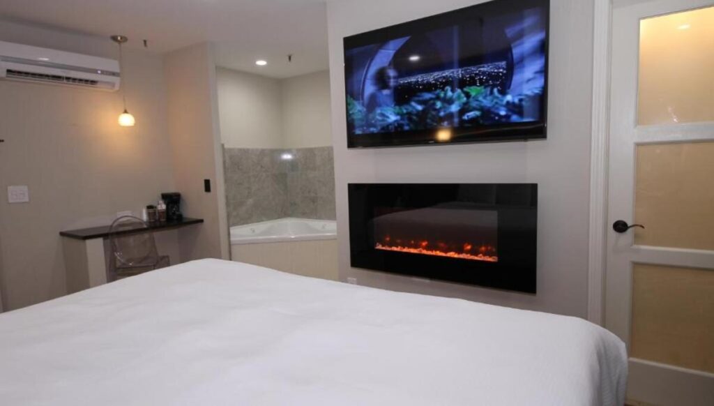 Hyde Park Hotel - Image 4