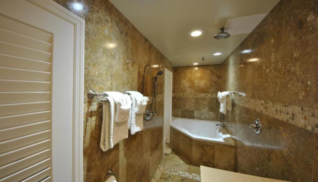 Hyde Park Hotel - Image 2