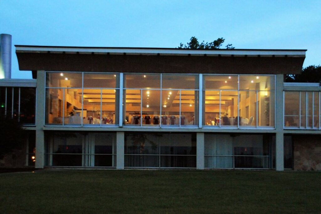 Illinois Beach Hotel - Image 4