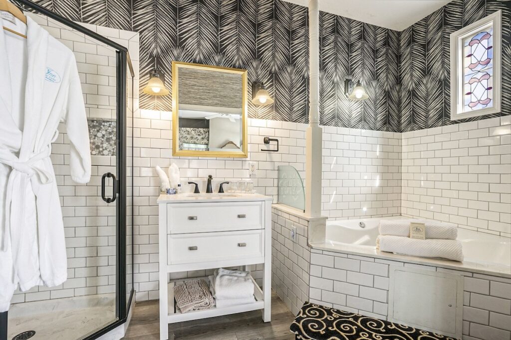 Inn At the Park - Image 2