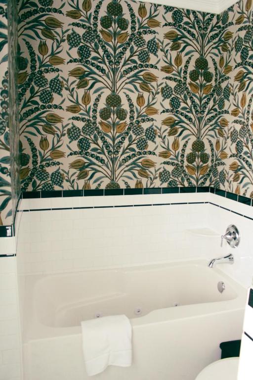 Inn at Mary’s Land Farm