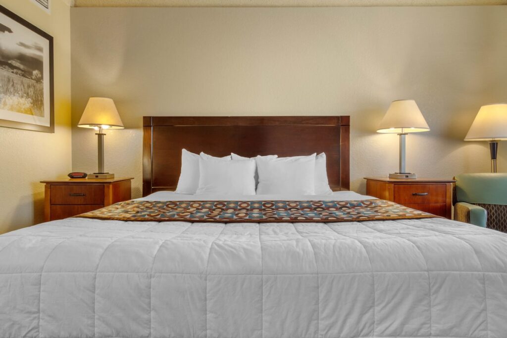 Inn at the Highland Denver Downtown - Image 1