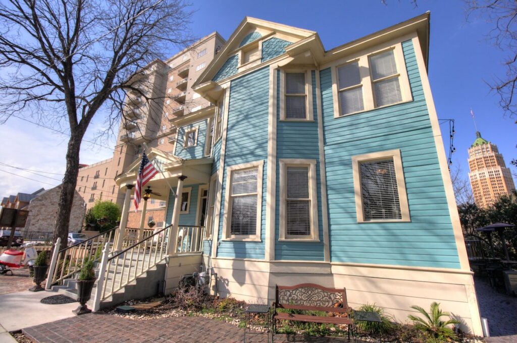 Inn on the Riverwalk - Image 5