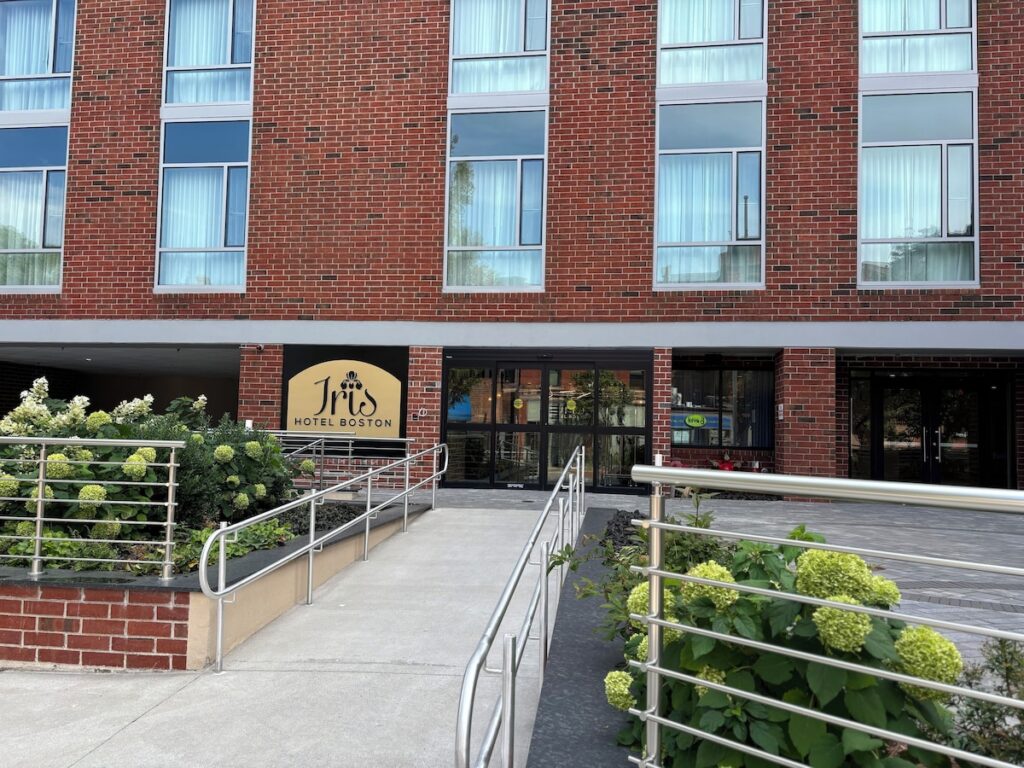 Iris Hotel Boston - Image 2