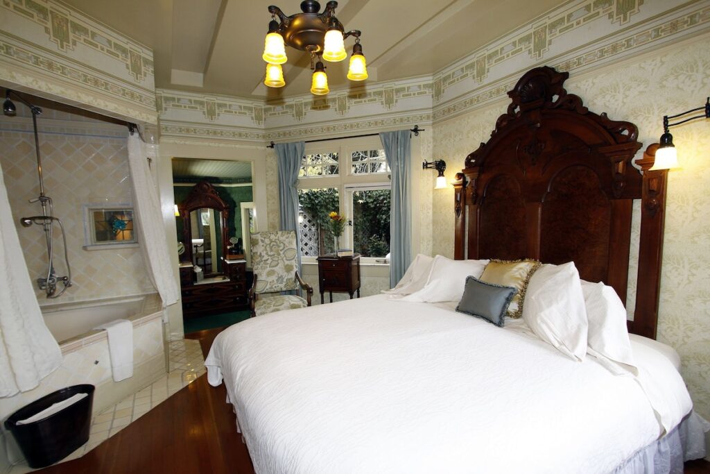 Jabberwock Inn - Image 3