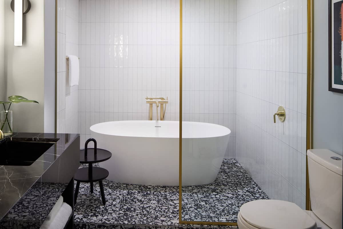 Kimpton Alton Fishermans Wharf by IHG tub
