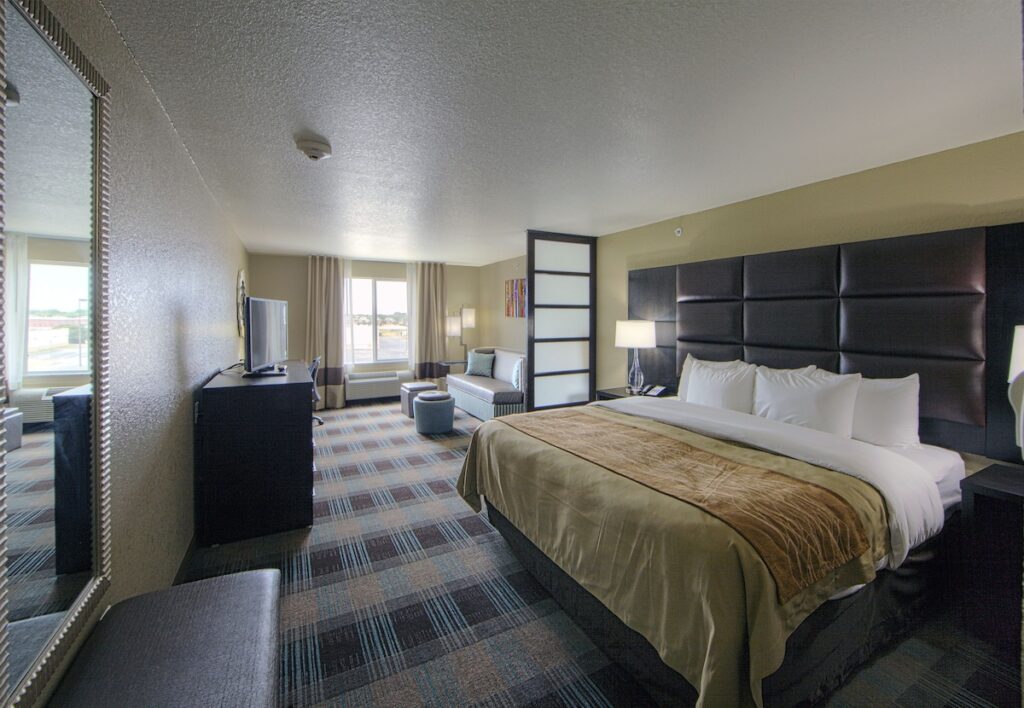 Comfort Inn & Suites Fort Worth West - Image 3