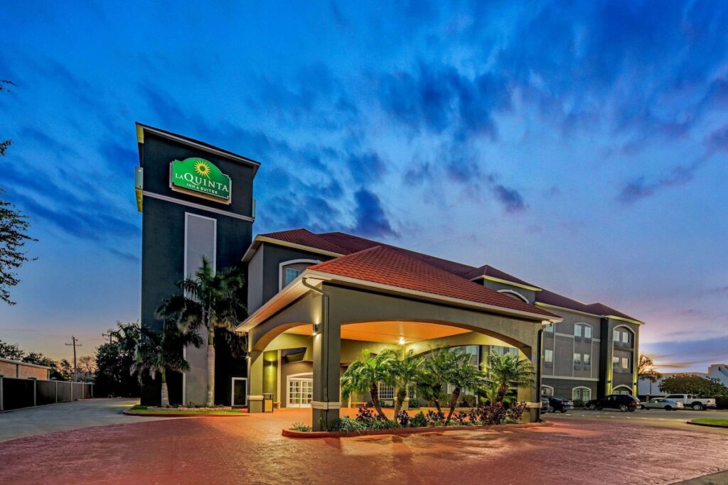 La Quinta Inn & Suites by Wyndham Alamo – McAllen East - Image 2