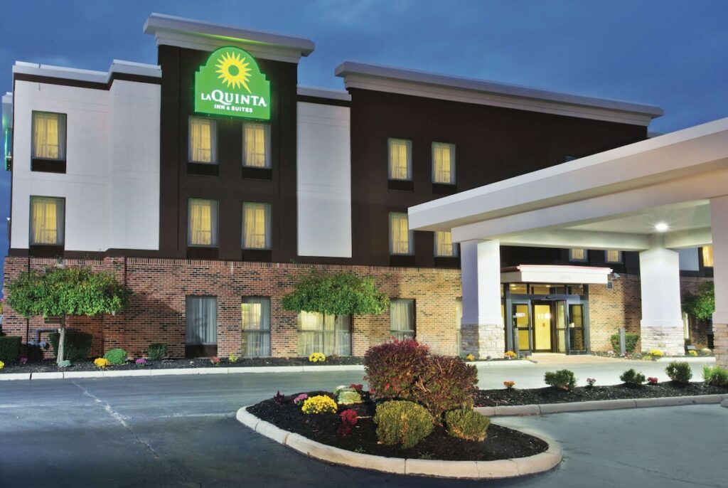 La Quinta Inn & Suites by Wyndham Columbus – Grove City - Image 2