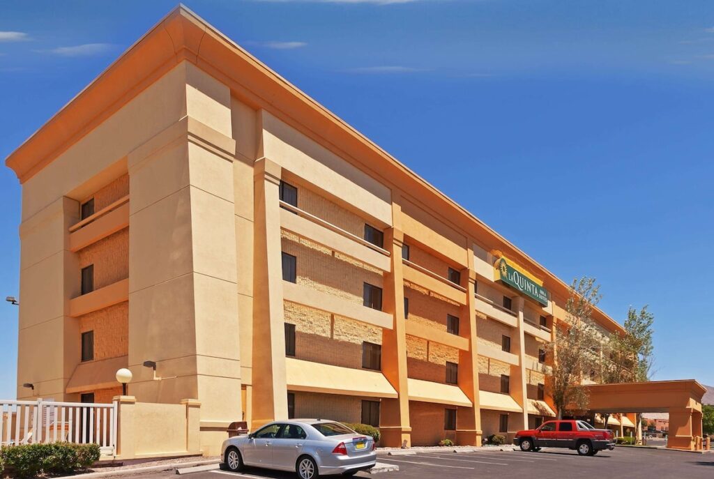 La Quinta Inn & Suites by Wyndham El Paso West Bartlett - Image 3
